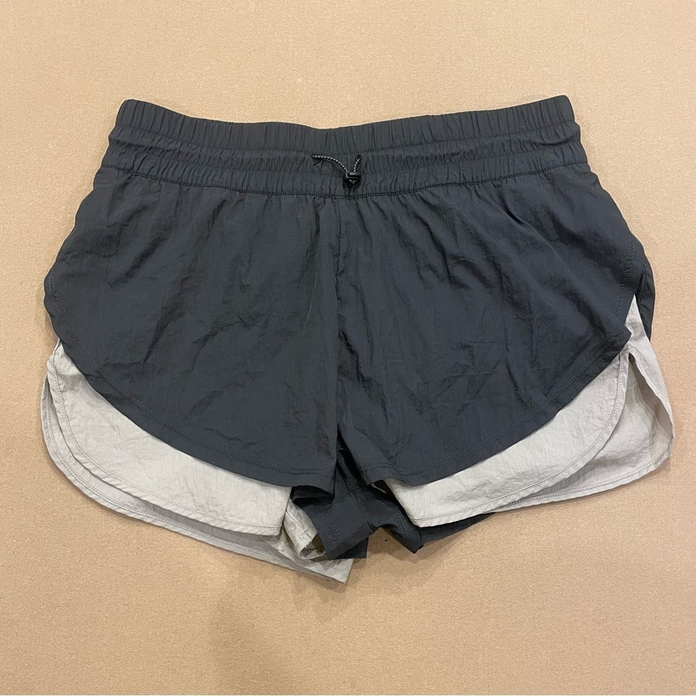 Women’s Peloton Crinkle Nylon Double Layer Running Shorts Size Medium